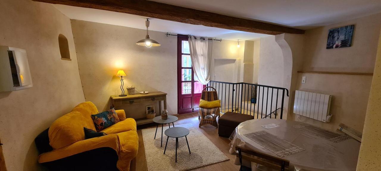 Les Studios De St Guilhem Saint-Guilhem-le-Desert Exteriör bild