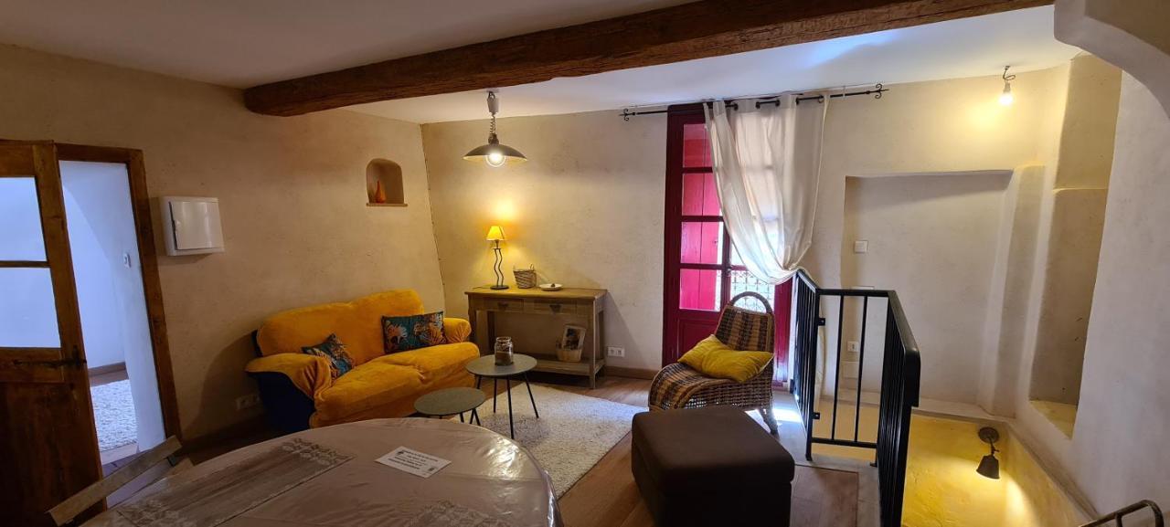 Les Studios De St Guilhem Saint-Guilhem-le-Desert Exteriör bild